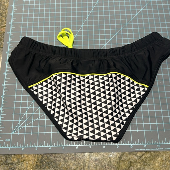 Men’s Swim Briefs USA Size Small Black With Front Pattern Detail - Picture 3 of 5